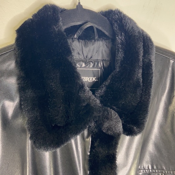 Outbrook | Y2K black vinyl and faux fur aviator jacket Size L - Picture 6 of 9